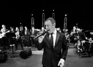 Singer, composer and music producer Shim Craimer tunes in to ‘aliyah’ Shim Craimer performing. Credit: Courtesy.