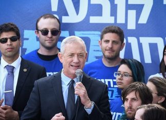 A unity government in Israel? Blue and White Party leader Benny Gantz speaks during an election campaign event in Tel Aviv held by the Blue and White Party on April 8, 2019. Photo by Flash90.