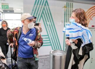 Nefesh B’Nefesh launches new institute for aliyah and strategy Michal Cotler-Wunsh, head of the new Nefesh B’Nefesh Institute for Aliyah Policy and Strategy, greets arrivals to Israel. Credit: Nefesh B'Nefesh.