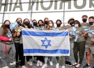 Future lone soldiers arrive with Nefesh B’Nefesh during summer ‘aliyah’ peak Twelve future lone soldiers from North America landed on a Nefesh B’Nefesh Group Aliyah Flight to serve in the Israel Defense Forces and make their homes in the Jewish state, Aug. 10, 2021. Photo by Yonit Schiller.