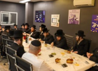 New charity card is upgrading the giving experience in Jewish circles