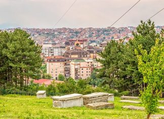Kosovo’s tiny Jewish community aims to punch above its size The old Jewish cemetery overlooking Pristina, Kosovo. Credit: OPIS Zagreb/Shutterstock.