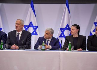 Opposition leaders condemn Netanyahu, accept Herzog’s judicial reform proposal From left: Opposition party leaders Avigdor Lieberman of Israel Beiteinu, Benny Gantz of National Unity, Yair Lapid of Yesh Atid, Merav Michaeli of Labor and Mansour Abbas of the United Arab List held a joint press conference in Tel Aviv on judicial reform in Israel on March 16, 2023. Photo by Avshalom Sassoni/Flash90.