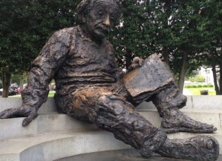 Einstein-signed menu from 1930 appeal for European Jews up for auction