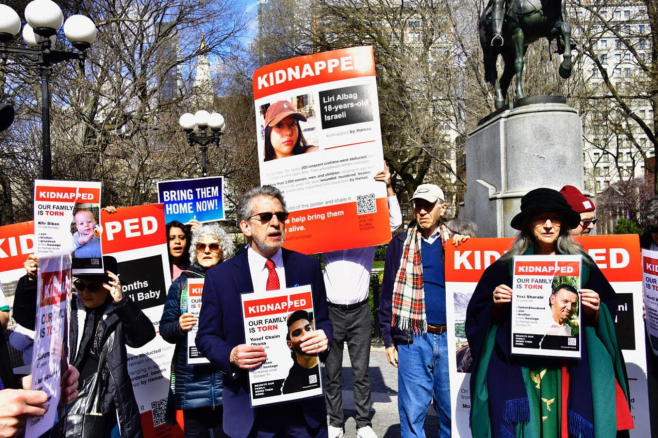 Manhattan march hostages