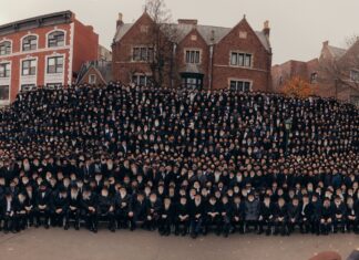 Thousands of Chabad rabbis pose for ‘massive display of Jewish pride’ Thousands of rabbis gathered in New York at the annual International Conference of Chabad-Lubavitch Emissaries pose for a group photo in front of Chabad-Lubavitch world headquarters in the Crown Heights neighborhood of Brooklyn on Dec. 1, 2024. Credit: Shmulie Grossbaum/Chabad.org.