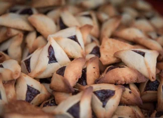 Knesset members gift Purim baskets ahead of joyous Jewish holiday