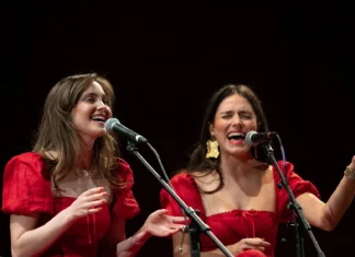 How two Yiddish soul sisters became a singing sensation The Shvesters: Paulina Levi (left) and Polina Fradkin. Photo by Nira Dayanim.