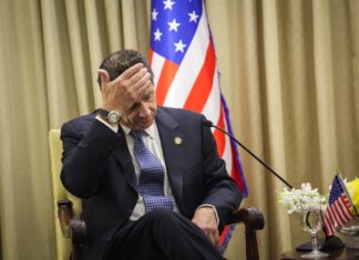 On eve of Atonement Day, mayoral-hopeful Cuomo asks NY Jews to forgive him