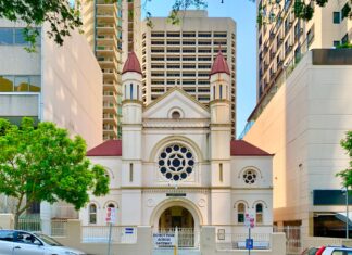 Australia: Man rams vehicle into Brisbane synagogue