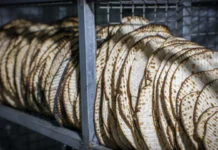 At some Orthodox Passover seders, places are set for ‘Star Wars,’ Taylor Swift