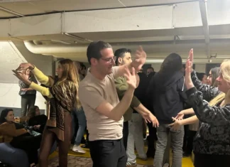 Bomb-shelter schmoozing