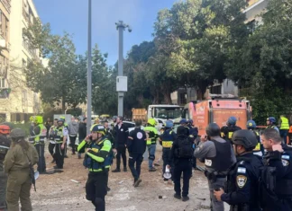 Several injured in Iranian strike on Tel Aviv