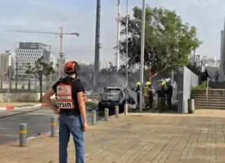 Iran missile barrage lightly wounds three in Petach Tikvah