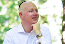 Former Trump Mideast envoy urges US control of Strait of Hormuz