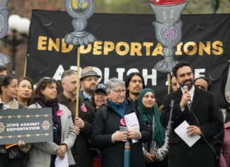 Mamdani, Lander, local office hopefuls attend ‘racial and economic justice’ Passover event that ends in arrests at Palantir office in Manhattan