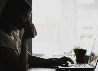 Study: Jew-hatred reshaping mental health, relationships of young Jewish-American women